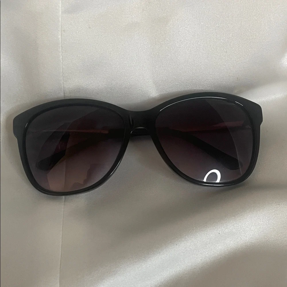 Marc by Marc Jacobs Black Cat-Eye Sunglasses with Gold Temples